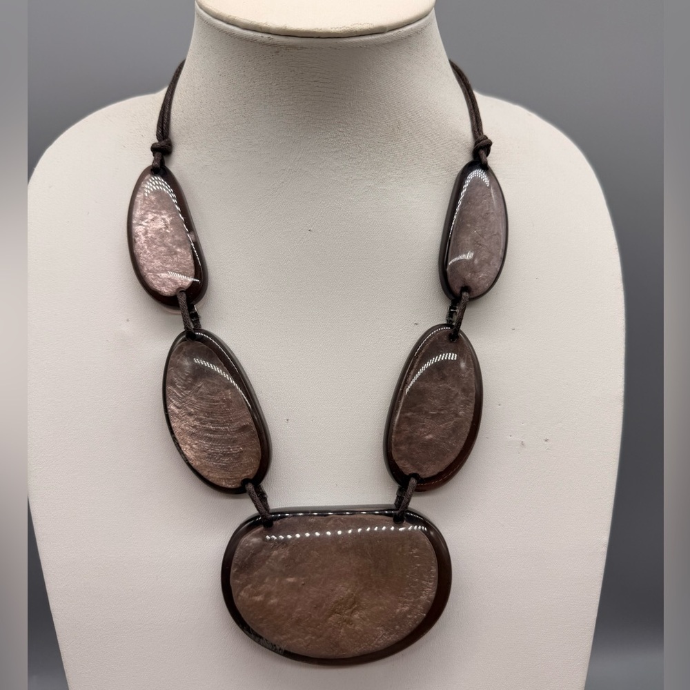 Style & Co. dusty rose pearlescent resin necklace
